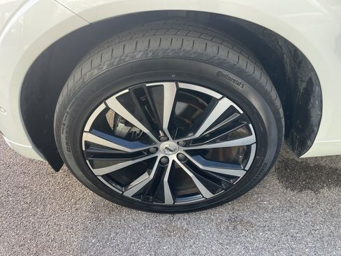 Certified 2023 Volvo XC60 B5 Plus w/ Climate Package image 13