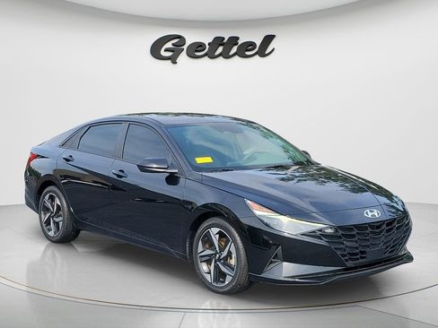 Used 2023 Hyundai Elantra SEL w/ Convenience Package FWD image 3