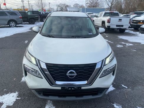 Used 2022 Nissan Rogue SV image 3