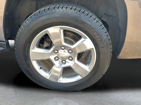 Used 2019 Chevrolet Tahoe LT RWD image 18