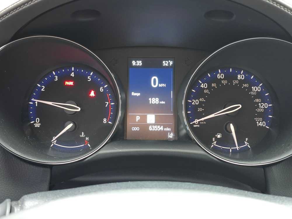 Used 2021 Toyota C-HR XLE FWD image 7