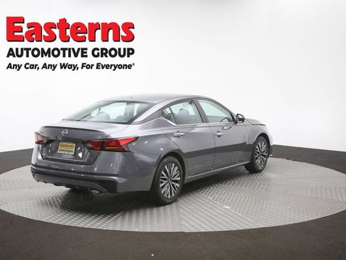 Used 2025 Nissan Altima 2.5 SV FWD image 40