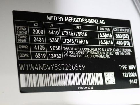 Used 2025 Mercedes-Benz Sprinter 2500 image 29