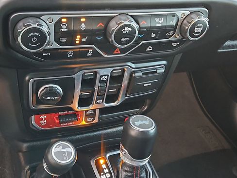 Used 2023 Jeep Wrangler Unlimited Rubicon w/ LED Lighting Group image 28