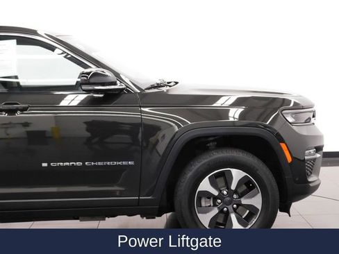 Used 2023 Jeep Grand Cherokee 4WD 4xe w/ Luxury Tech Group II image 17