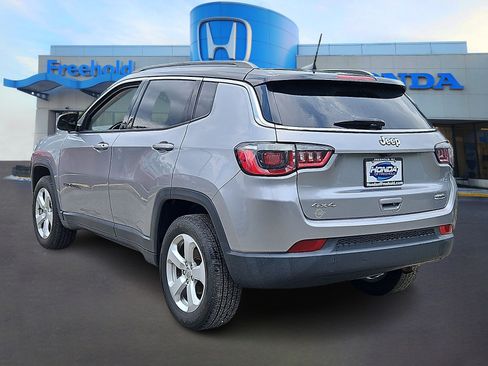 Used 2018 Jeep Compass Latitude w/ Popular Equipment Group AWD/4WD image 5