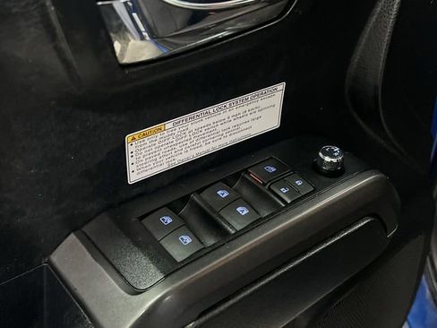 Certified 2017 Toyota Tacoma TRD Off-Road image 22