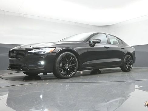 Used 2023 Volvo S60 B5 Plus w/ Climate Package image 38