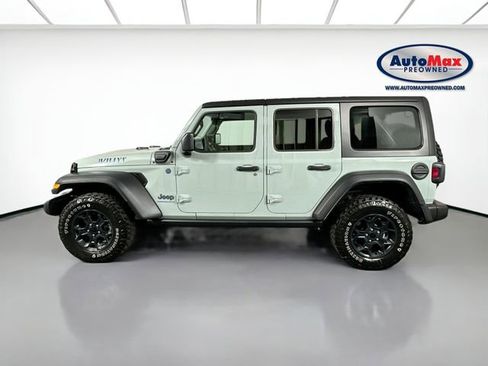 Used 2023 Jeep Wrangler Unlimited w/ Cold Weather Group AWD/4WD image 8