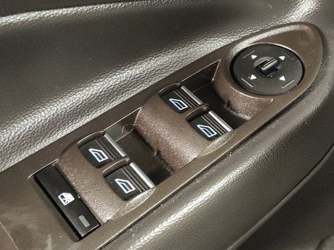 Used 2019 Ford Escape SE FWD image 27