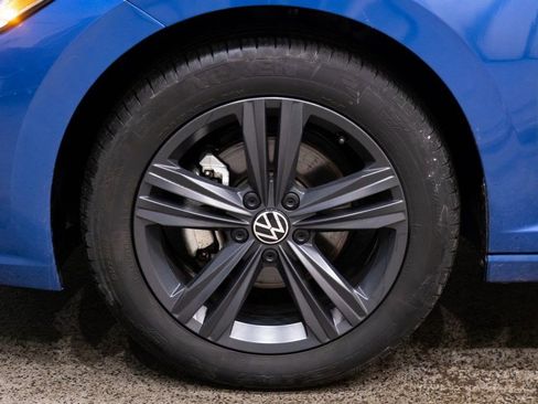 Used 2024 Volkswagen Jetta SE w/ Panoramic Sunroof Package image 7