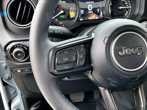 Used 2024 Jeep Wrangler Unlimited Rubicon 4xe w/ Convenience Group AWD/4WD image 20