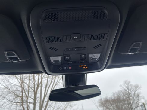 Used 2025 Cadillac XT5 Premium Luxury image 33