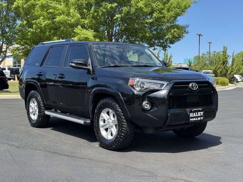 Used 2022 Toyota 4Runner SR5 Premium w/ Moonroof Package RWD image 2