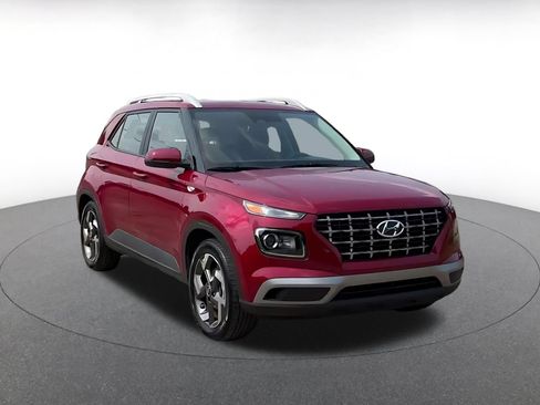Used 2026 Hyundai Venue SEL FWD image 3