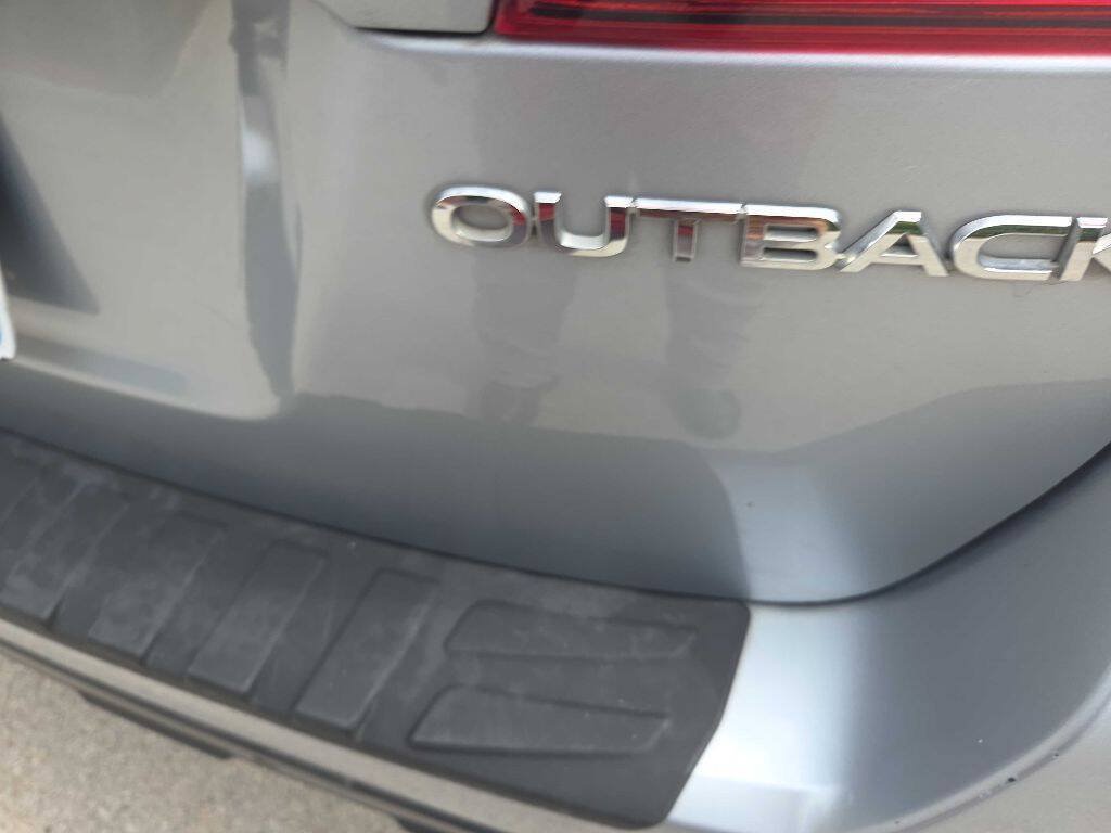 Used 2018 Subaru Outback 2.5i Limited AWD/4WD image 16