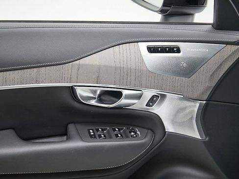 Certified 2023 Volvo XC90 T8 Ultimate w/ Lounge Package image 9