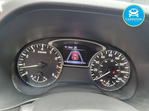 Used 2017 Nissan Pathfinder SV w/ Trailer Tow Package AWD/4WD image 16
