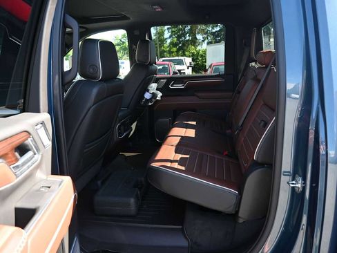 Used 2025 GMC Sierra 3500 Denali Ultimate AWD/4WD image 24