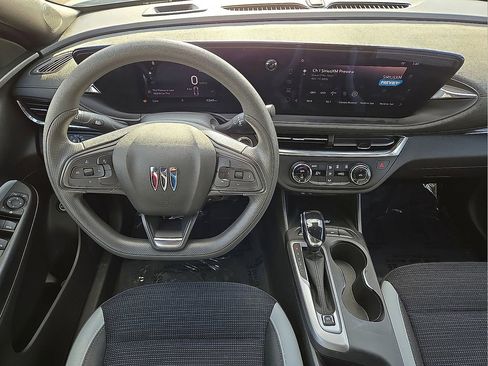 Used 2025 Buick Envista Preferred w/ Convenience II Package image 18