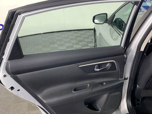 Used 2018 Nissan Altima 2.5 SV w/ 2.5 SV Technology Package image 28