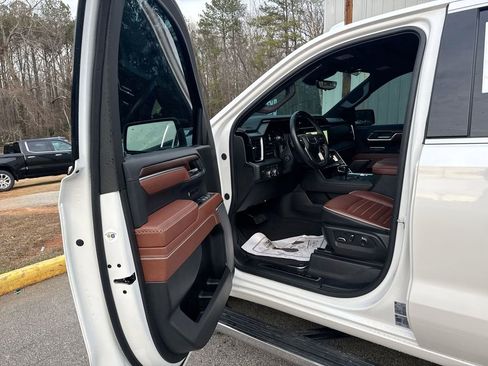 Used 2025 GMC Sierra 1500 Denali Ultimate image 13