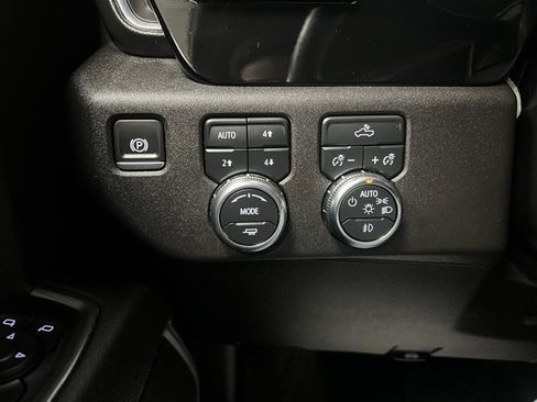Used 2024 GMC Sierra 1500 Elevation image 36