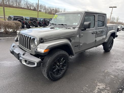 Used 2021 Jeep Gladiator Sport image 8