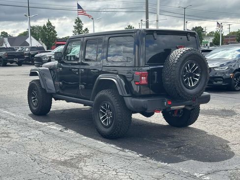 Used 2025 Jeep Wrangler Unlimited Rubicon AWD/4WD image 6
