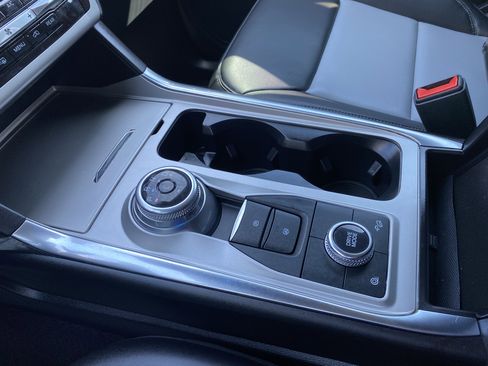 Used 2023 Ford Explorer XLT w/ Equipment Group 202A image 30