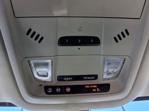 Used 2021 Buick Enclave Essence w/ Sport Touring Edition image 15