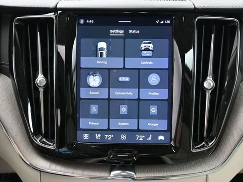 Used 2023 Volvo XC60 B6 Ultimate w/ Protection Package Premier image 16