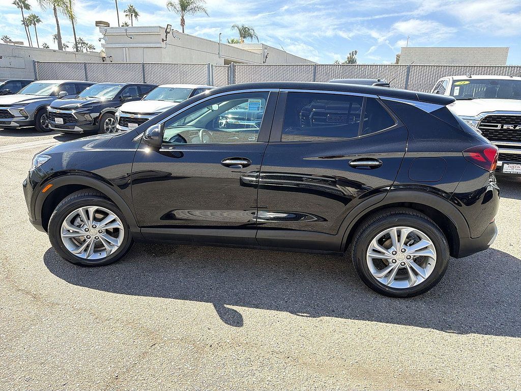 Used 2023 Buick Encore GX Preferred w/ Cold Weather Comfort Package FWD image 8