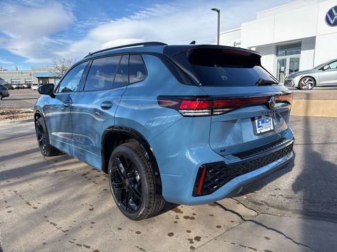 New 2026 Volkswagen Tiguan SE R-Line image 3