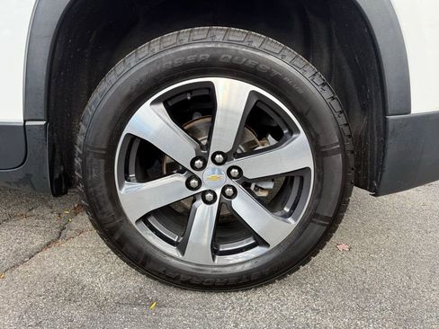 Used 2019 Chevrolet Traverse LT w/ LT Premium Package image 28