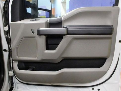 Used 2019 Ford F250 XLT AWD/4WD image 9