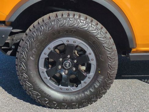 Used 2021 Ford Bronco Badlands image 12