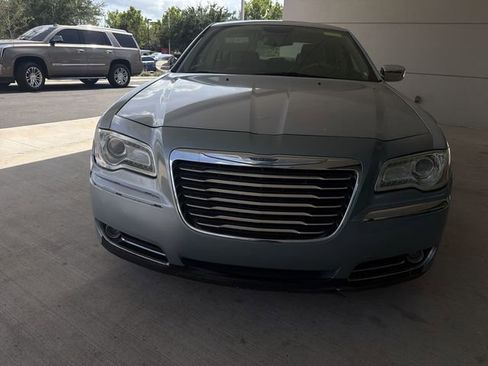 Used 2013 Chrysler 300 C RWD image 10