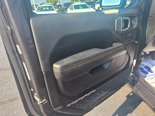 Used 2025 Jeep Wrangler Unlimited Sahara AWD/4WD image 21