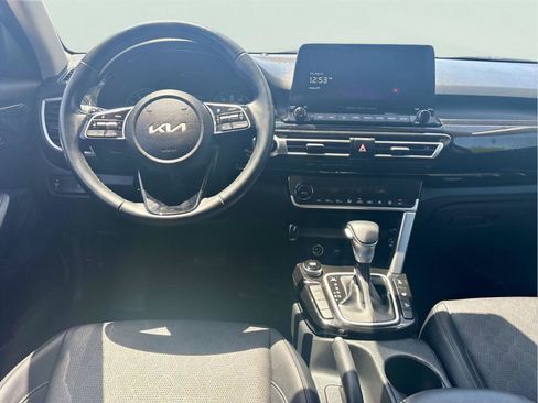 Used 2023 Kia Seltos EX AWD/4WD image 10