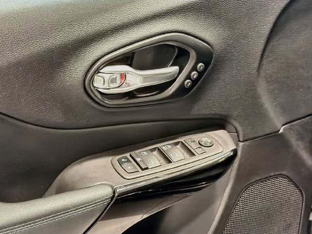 Used 2023 Jeep Cherokee Altitude Lux w/ Lux Elite Package AWD/4WD image 17