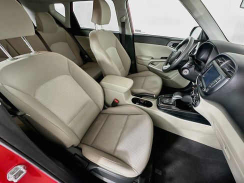 Used 2021 Kia Soul LX FWD image 28