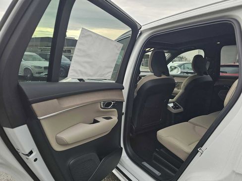 New 2026 Volvo XC90 T8 Plus w/ Protection Package Premier AWD/4WD image 17