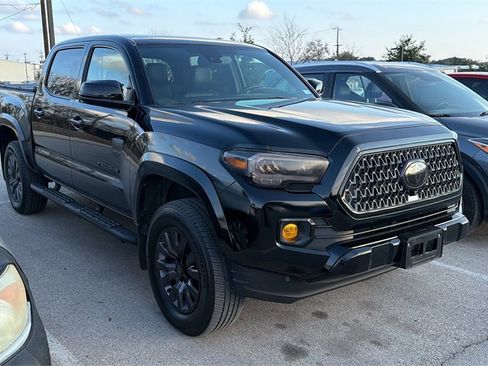 Used 2023 Toyota Tacoma Limited image 3