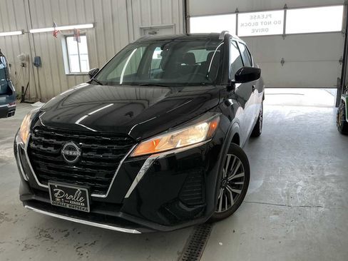 Used 2024 Nissan Kicks SR image 3