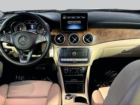 Used 2018 Mercedes-Benz GLA 250 4MATIC image 16