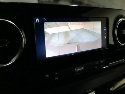 Used 2025 Mercedes-Benz Sprinter 2500 image 22