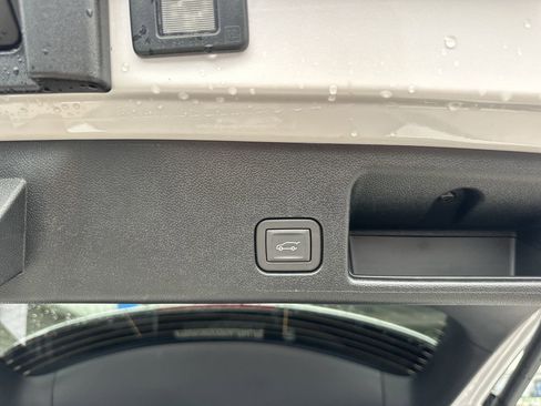 Used 2024 Chevrolet Equinox EV LT w/ Active Safety Package 3 FWD image 25
