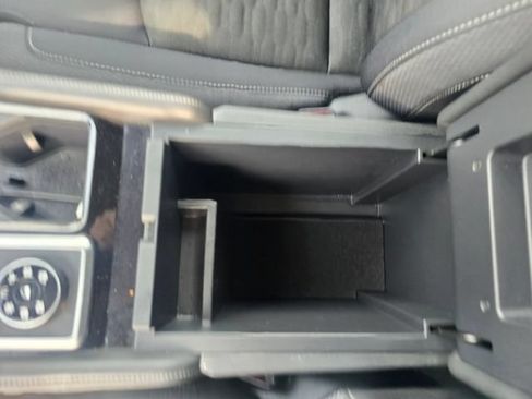 Used 2025 Nissan Pathfinder SV AWD/4WD image 21