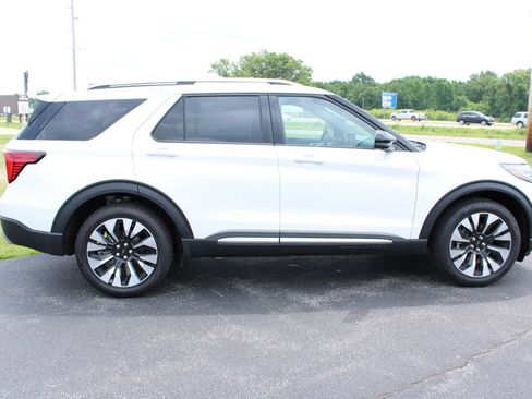 New 2026 Ford Explorer Platinum w/ LUX Leather Package AWD/4WD image 19